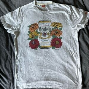 Homage modelo tee